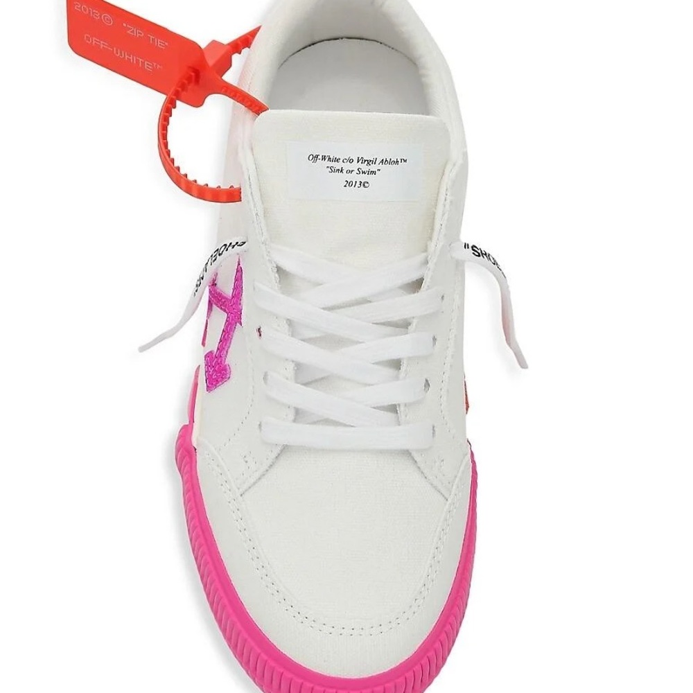 OFF-White c/o Virgil Abloh women’s pink volcanized low sneakers! With dust bag